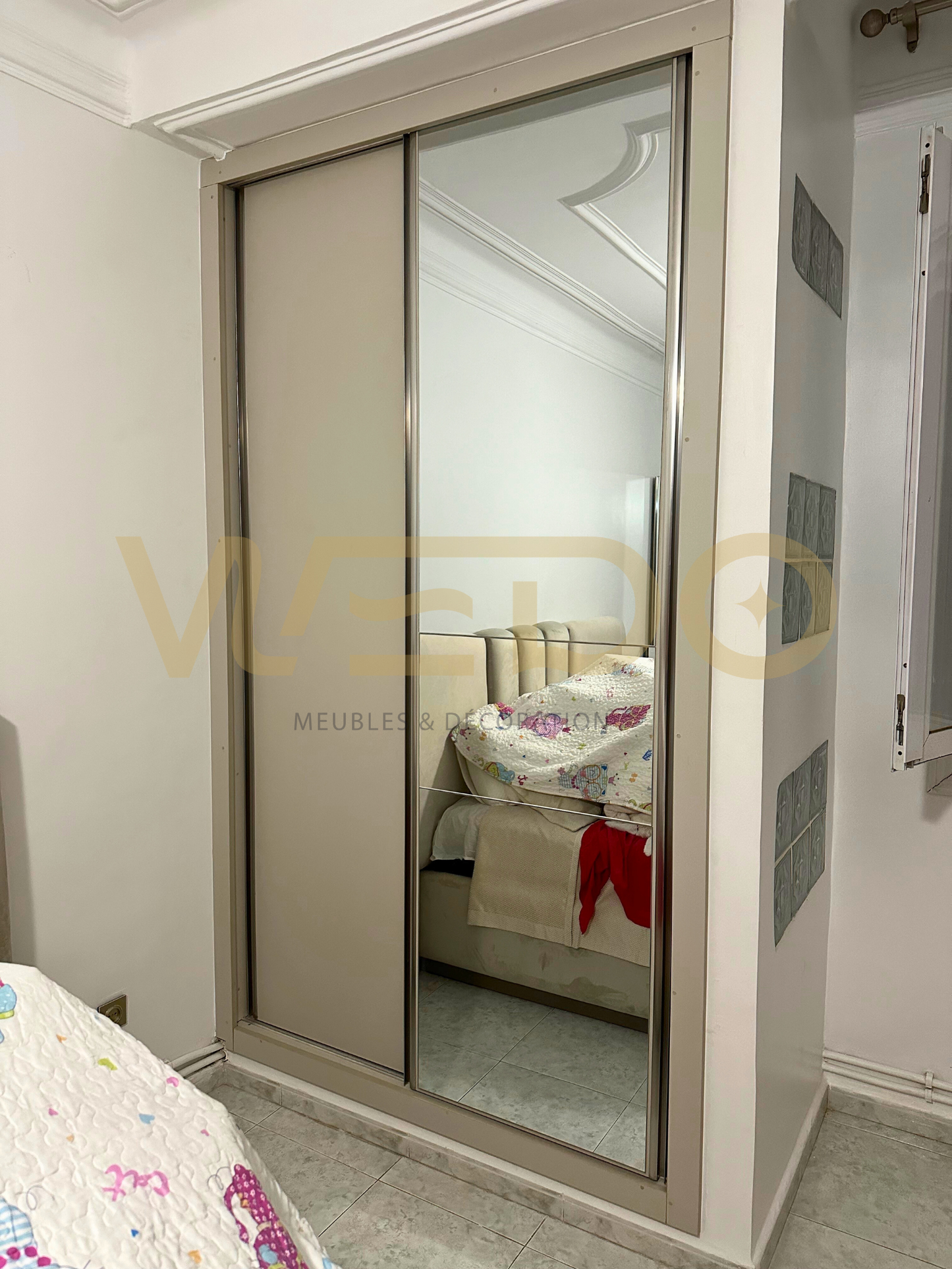 Le Duo Parfait : Dressing Coulissant avec Porte Miroir, Gagnez en Espace et en Style !