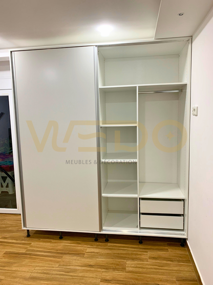 Pureté et Rangement : Le Dressing Coulissant en MDF Blanc pour un Intérieur Lumineux !