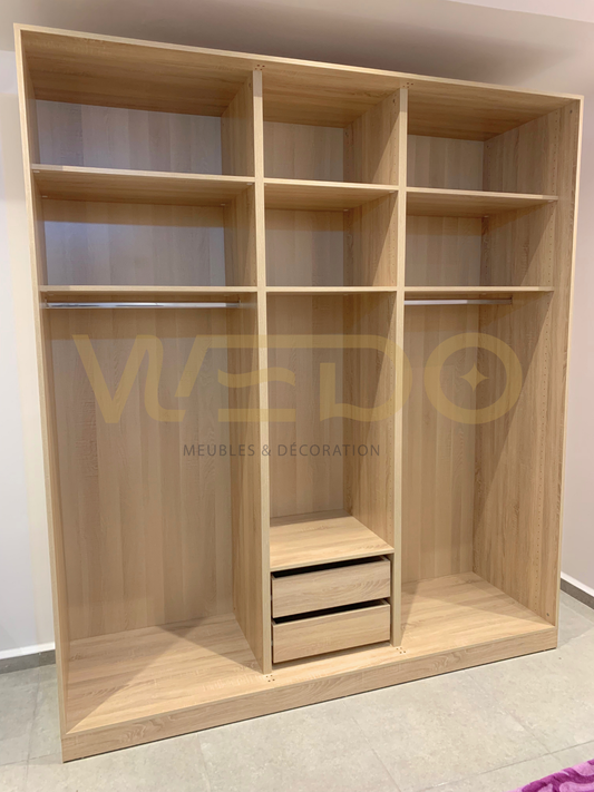 Le Cœur du Rangement : Découvrez l'Espace Optimisé de notre Dressing en MDF Sonoma !
