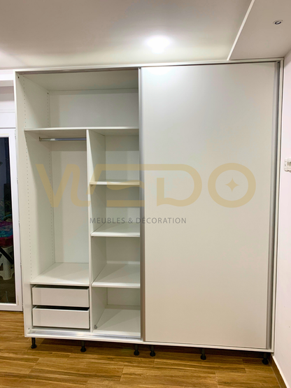 Pureté et Rangement : Le Dressing Coulissant en MDF Blanc pour un Intérieur Lumineux !